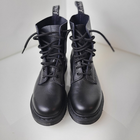 Like New! 1460 Pascal Mono Lace Up Boots Dr. Martens Soft Virginia Leather US 7 - Picture 3 of 9